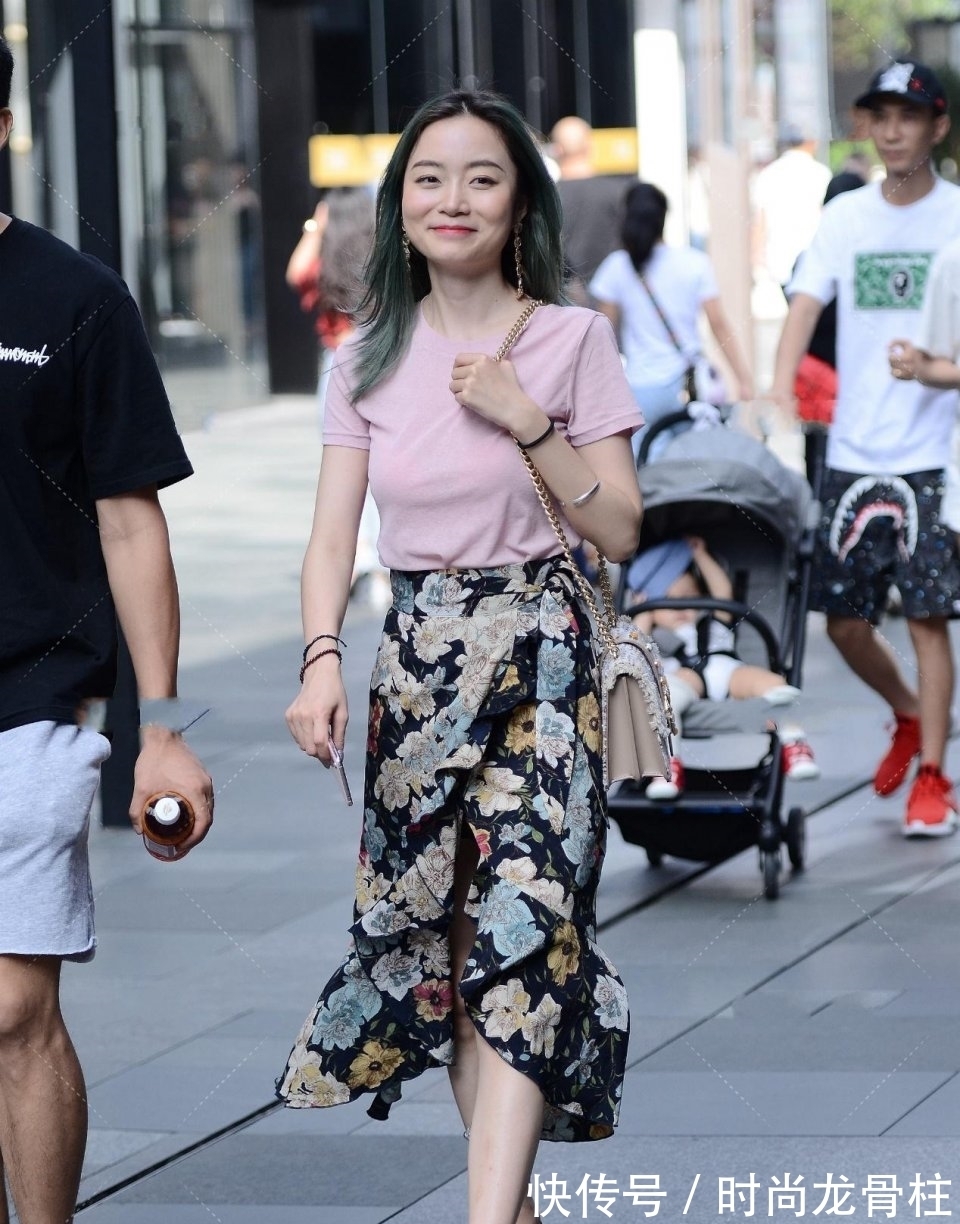 小肚子|相当有气质的北方美女，虽然有点小肚子，这样另类的女孩子你咋看