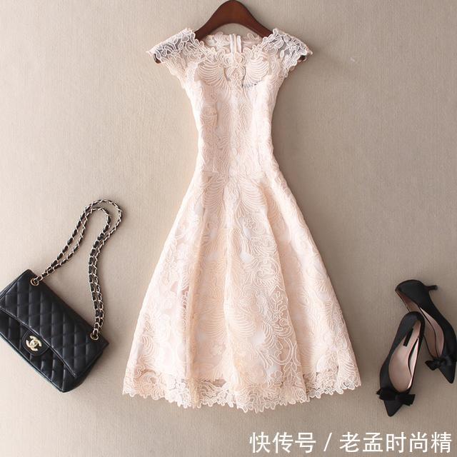 刺绣 修身A字裙,30岁的女性都这么穿,更添一抹韵味