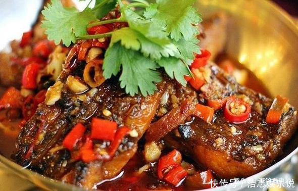 排骨|精选美食红烧鱼块,红烧肉焖酸菜,椒盐鲑鱼,排骨烧土豆的做法