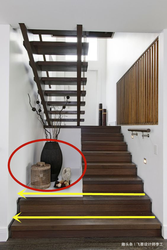 楼梯|好好的楼梯下方空间,朋友却故意做踏步延伸全堵住!没想到挺实用