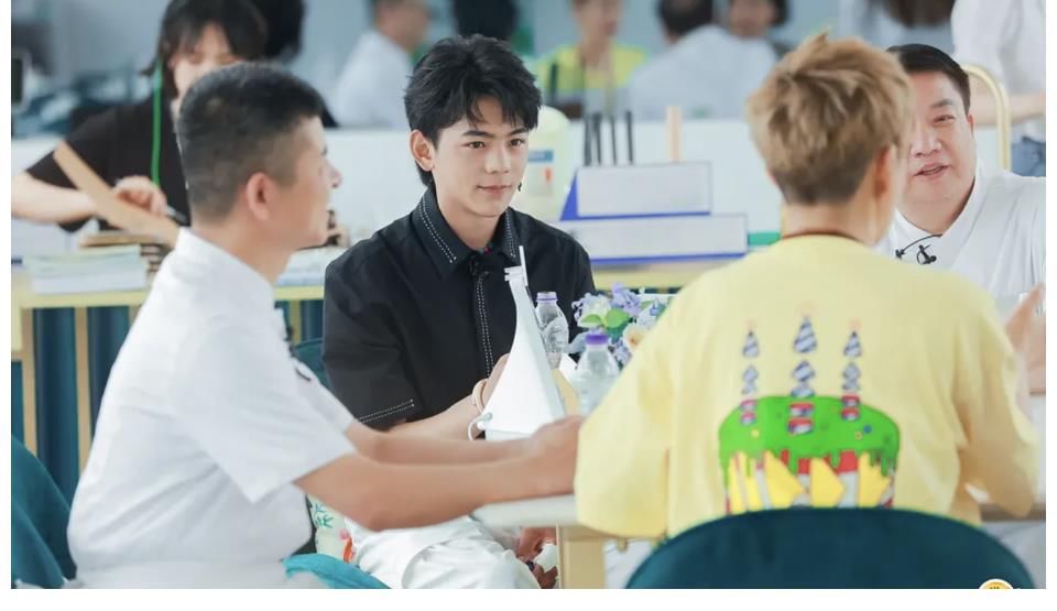 黃曉明|《中餐廳》第二期爆了？龔俊笑聲太魔性、寧靜變臉超快，收視穩(wěn)了