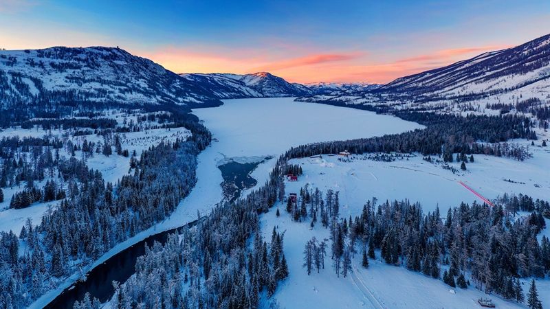 老年|大片来袭！雪季的喀纳斯，带你领略新疆童话般的冰雪世界