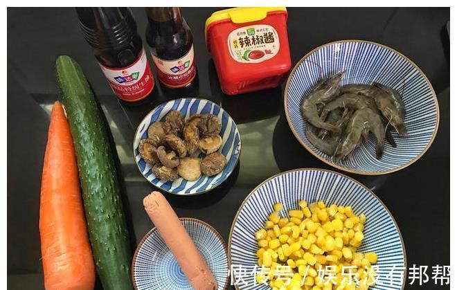 黄瓜|米饭这样做，比煲仔饭还好吃，简单美味，挑食的孩子都要吃一大碗