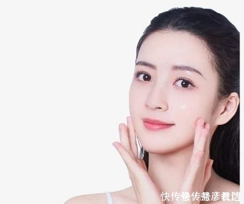 女生睡前坚持4个好习惯,皮肤会越来越好,轻松养出“干净脸”