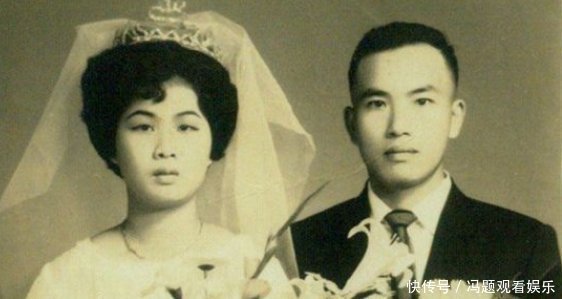 新婚情侣拍婚纱照,新娘站梯子上模仿天使下凡,看到成品后退钱!