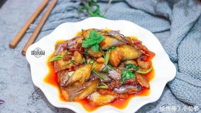 这个菜胖子可不要吃,太好吃容易上瘾,我家每个月只敢吃1顿