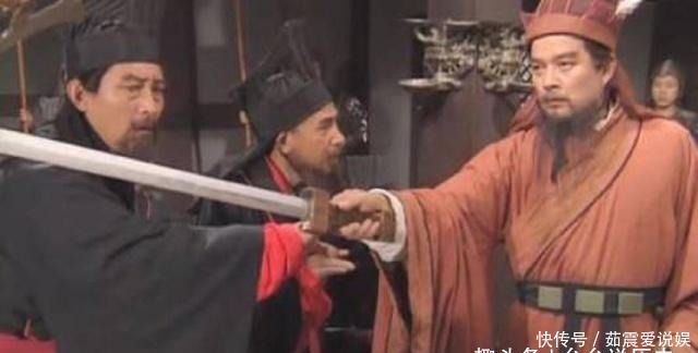 历史|三国最愚蠢决策盘点,第一被评人头猪脑,第三个胆大包天