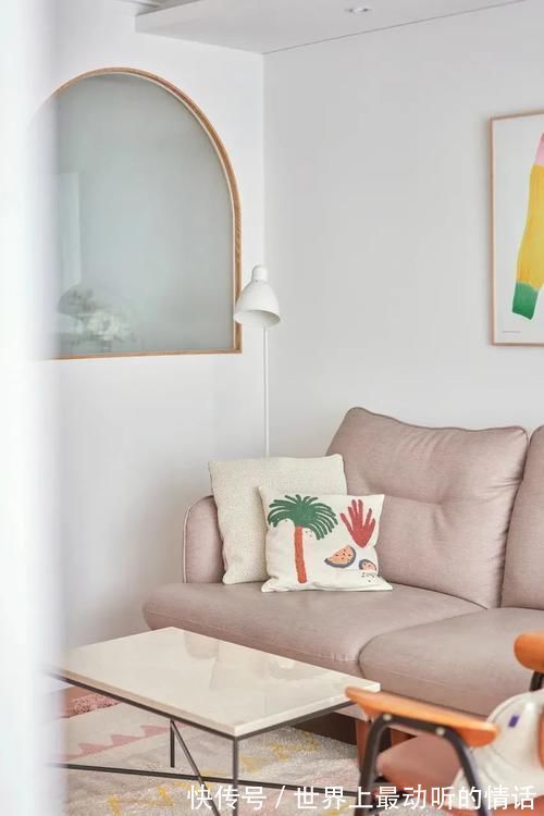 衣帽间|84平婚房，进门就被迷住了，不装电视不要餐厅，布置完好暖心