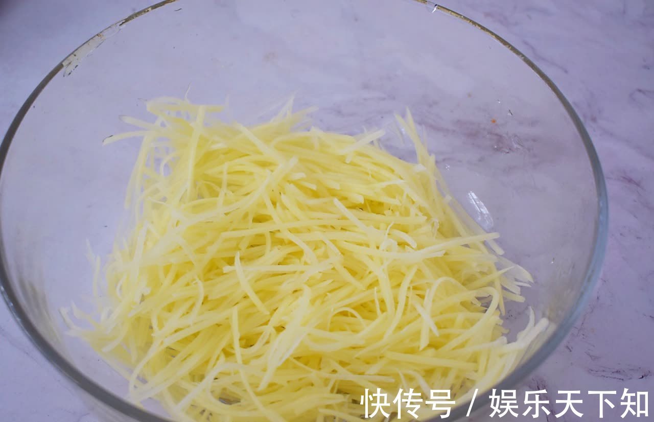 美食|早餐土豆饼,软糯美味,五分钟完成的美食