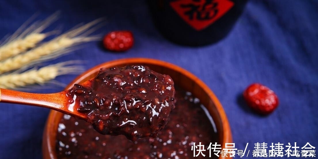 技巧|熬黑米粥时,别直接下锅,牢记2个技巧,粥又香又浓稠