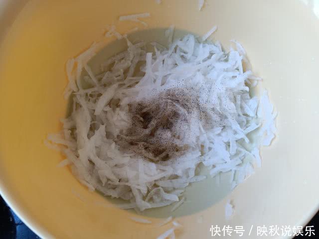 萝卜加鸡蛋,金黄酥脆香,比肉还好吃,做法简单,上桌就被抢光