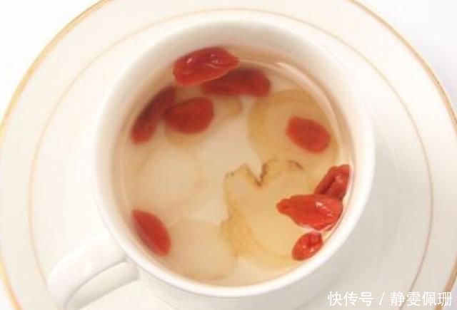 降糖|白开水配它是糖尿病的救星,每天喝上2口,降糖效果堪比胰岛素