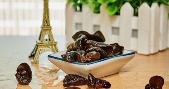 绝经期|绝经期的女性，平时多吃六种食物，让子宫变得更干净，延缓衰老