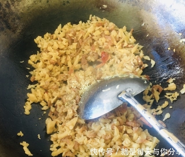 广东菜脯炒海米,咸香鲜美,佐粥佳品