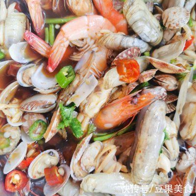 蛏子|大厨教我的捞汁小海鲜的做法，确实比我自己做的讲究