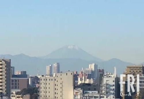 日本富士山“头秃”，山顶无积雪，为火山爆发前兆引担忧