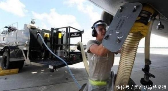 中年|飞机上乘客的粪便是直接往下扔吗?资深机长偷偷告诉你真相