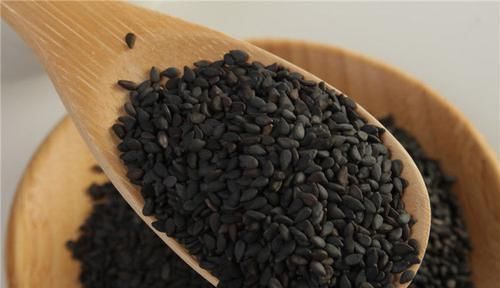 食物|得了高血压不要愁,常吃2种食物,降低血中胆固醇,防高血压