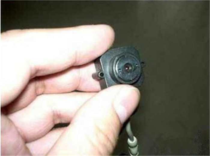 产妇每次喂奶都反锁门, 老公偷偷装上监控, 出现场面让他痛心