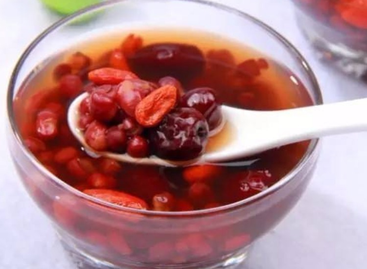 枸杞|枸杞和“它”是天生一对,若能连喝3天,可能肾补满,肝也干净了