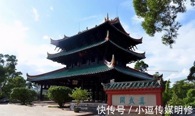 立柱&四大名楼之一真武阁,立柱悬空不挨地面,屹立400余年未倒塌