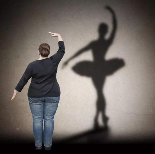 下半身|女人衰老时，“下半身”可能出现3个尴尬变化，希望你没有