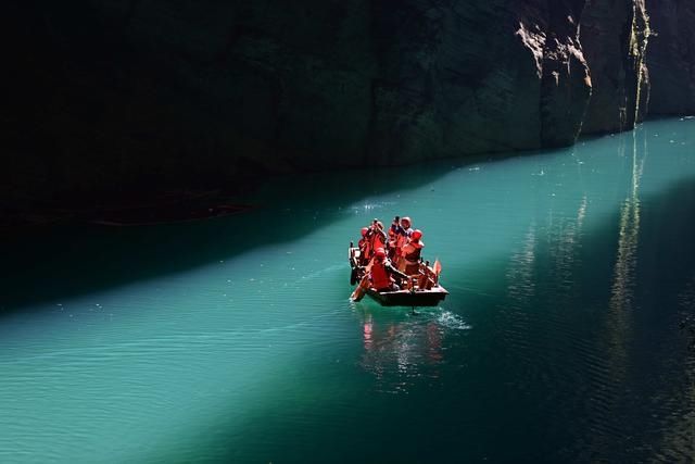 峡谷|湖北鹤峰：屏山峡谷 碧水畅游