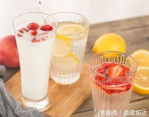 空腹喝牛奶好不好喝牛奶要注意“4个禁忌”,伤身还没营养