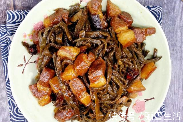 炖肉|豆角吃不完,教你晒一晒保存起来,放一年都不坏,炖肉吃太下饭了