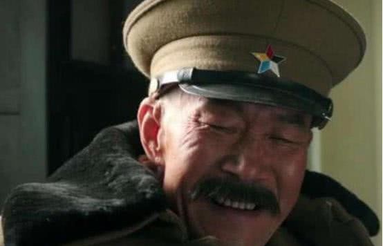 姨太太|此人不良嗜好样样精通，姨太太就有24个，却很多人被称为爱国将领