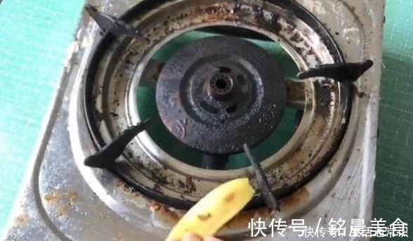 灶台|教你不用一滴水，1年没擦的灶台，两三下焕然一新，省时又省力！