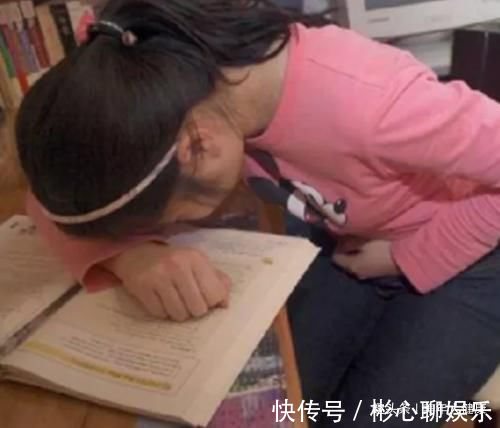 内分泌失调|女孩子“来例假”，3种食物饿死也别吃，否则“提前闭经”可别哭