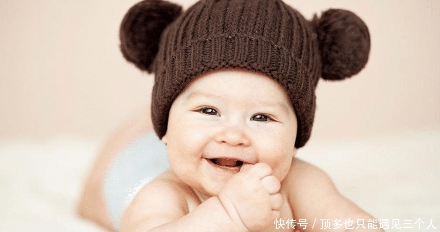 玩耍|有的孩子吃饭时玩耍,如果父母的劝告,他不听可以不去理他