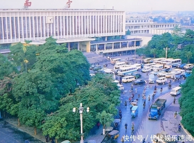 火车站|老照片，80年代的广西南宁，渐行渐远的邕城生活记忆