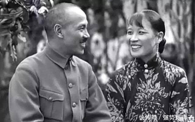 没好气|抗战时,蒋介石和美国人好,为何对英国人没好气色?因为她!