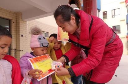 含金量|儿子“屁颠颠”拿回一张奖状,妈妈看了怒气冲天糊弄谁呢