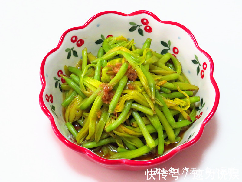 两个人的午餐，三道菜一主食，有荤有素，简单营养，吃得舒服