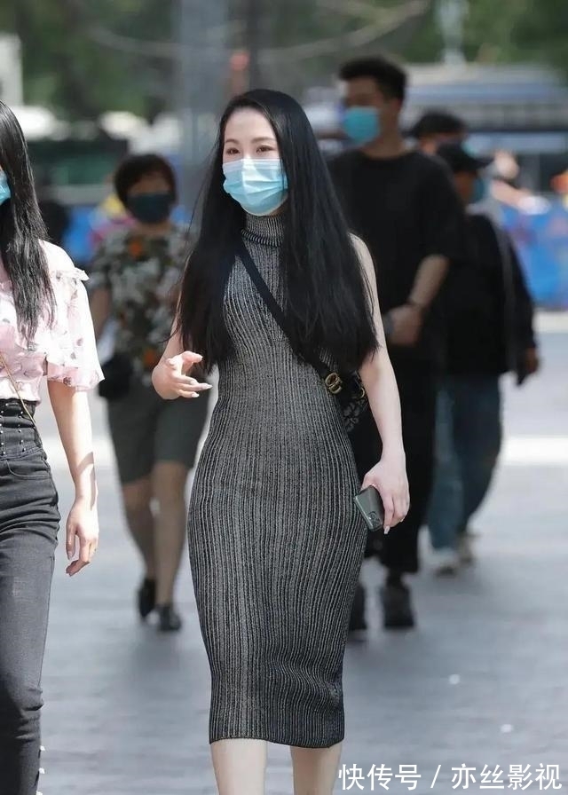 身材高挑|别具一格的短裤美女，展现现代女性的都市感