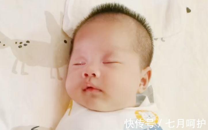 睡眠时间|宝宝1岁前有7个猛涨期,前两个月更关键,抓住一个娃长更高