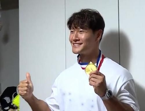奥运会金牌|提起找媳妇,金钟国不禁皱眉,他更喜欢奥运会金牌和国家队队服!