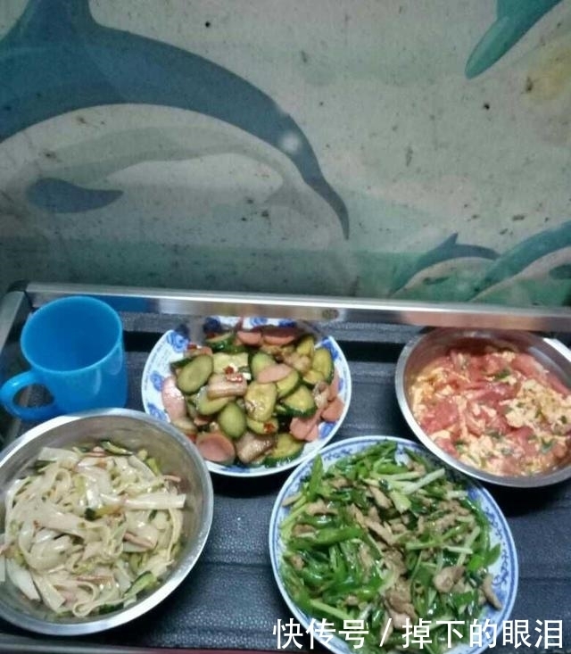 夫妇|90后农村夫妇蜗居在城市的一日三餐