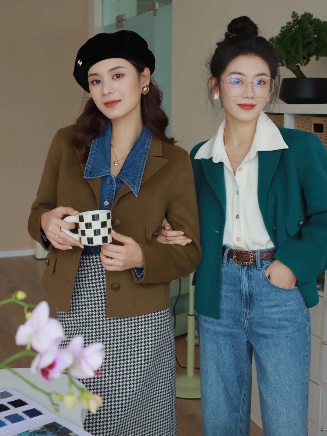 同款|复古潮流的姐妹装,同款不同色,搭配出不同韵味!秋天必选毛呢大衣和高筒靴!