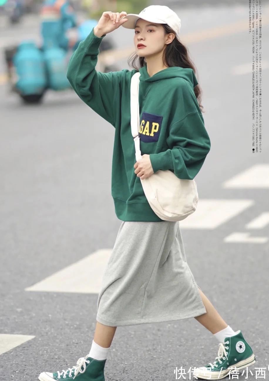 连衣裙|“连衣裙”该让位了,今秋流行休闲风穿搭,不仅舒适遮肉还很减龄