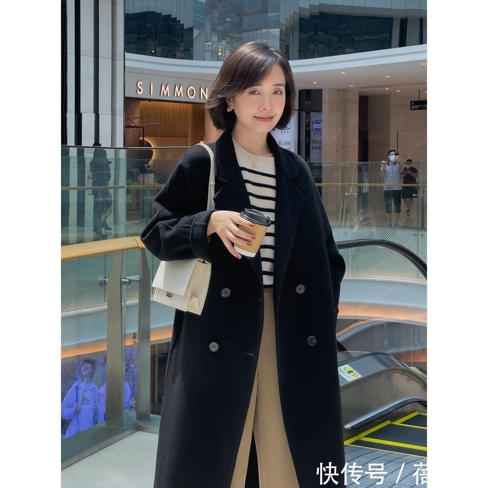 外套|奔三奔四的女人,建议多穿“这4种颜色”的外套,时髦又显气质