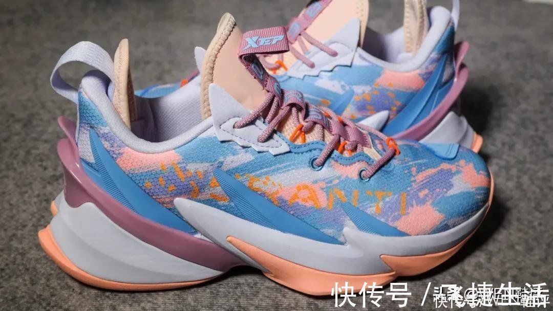 特步 粗犷造型配合顶级配置!这头战獒会成为外场实战猛兽吗?