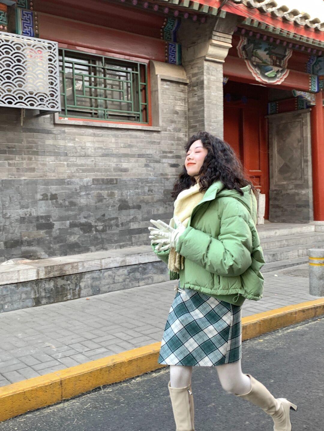 颜色|女人会穿才会更美,达人都喜欢这4款实用羽绒服,值得借鉴