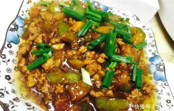 开胃|茄子不必清炒啦，如此做几分钟就出锅，开胃又下饭！
