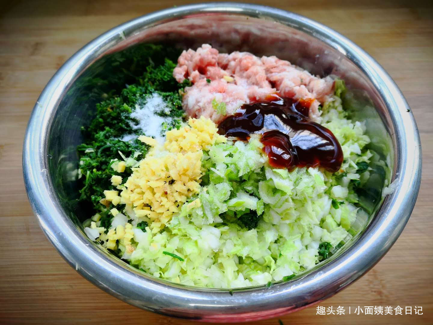 荠荠菜调饺子馅容易干怎么办加入一些它，细嫩爽口，味道翻几倍