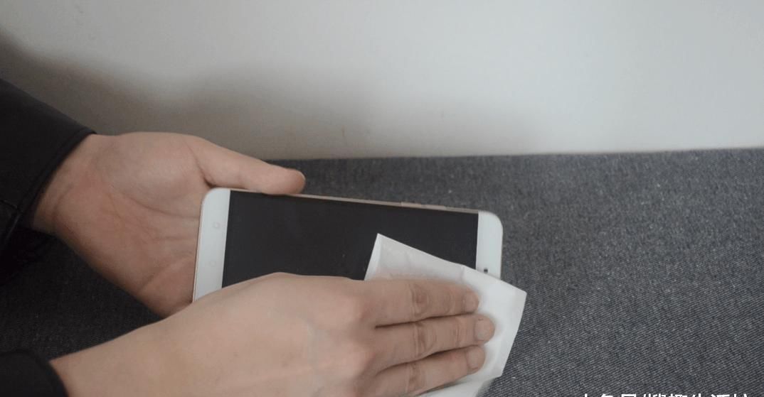 为什么要在家里放瓶花露水, 看完就明白了, 能解决家家户户的烦恼