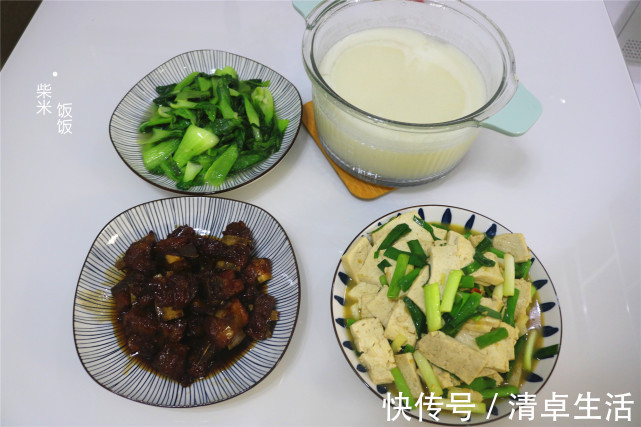 轻食晚餐|一家人的轻食晚餐，3个家常菜，一锅玉米粥，网友：美好晚餐